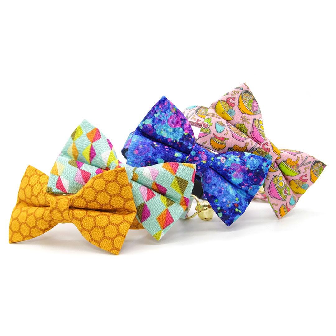 Honey Cat Collar - "Honeycomb" - Golden Yellow Cat Collar / Bee Lover, Honeybee, Spring, Summer / Breakaway Buckle or Non-Breakaway / Cat, Kitten + Small Dog Sizes